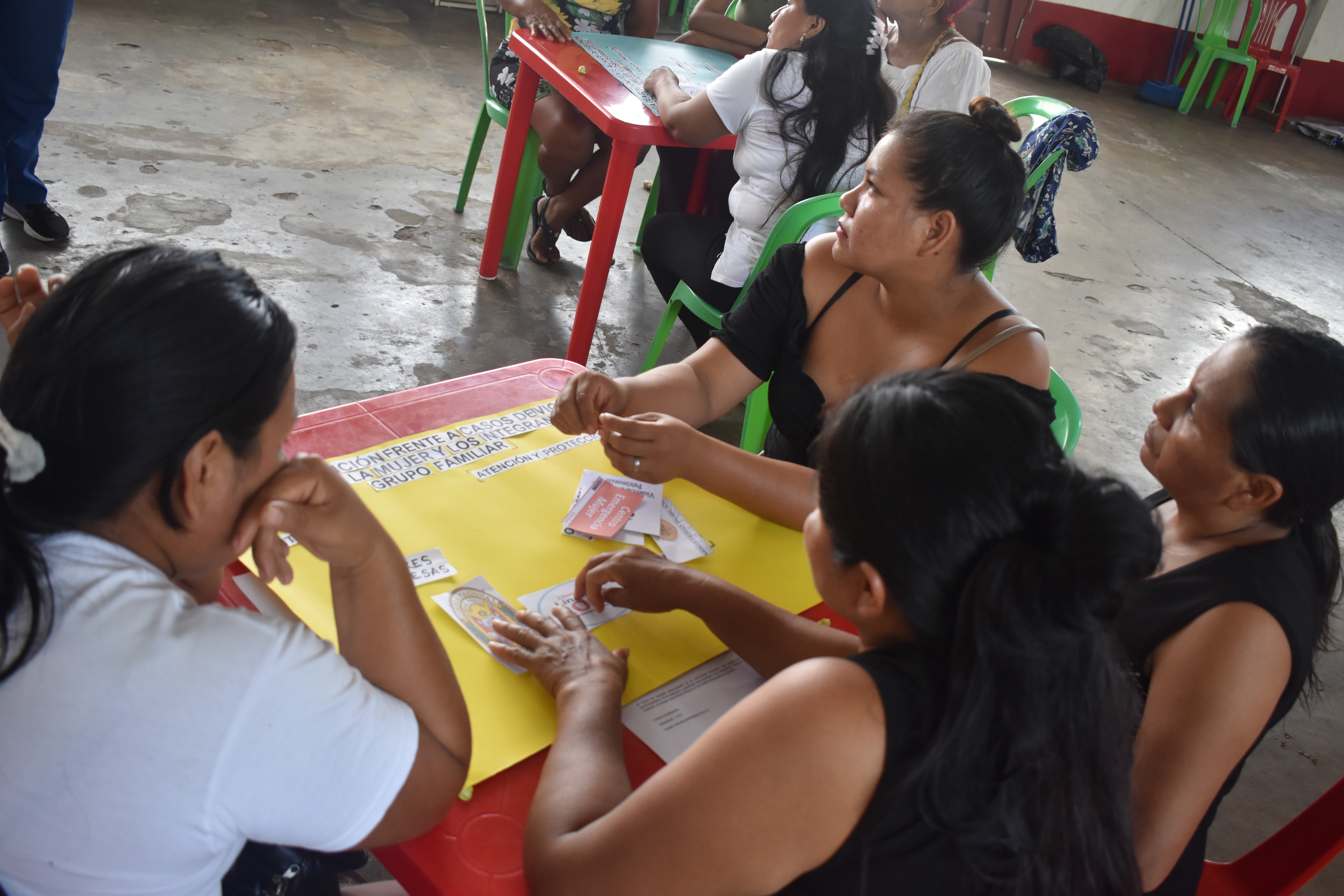 Tejiendo lazos para prevenir la violencia